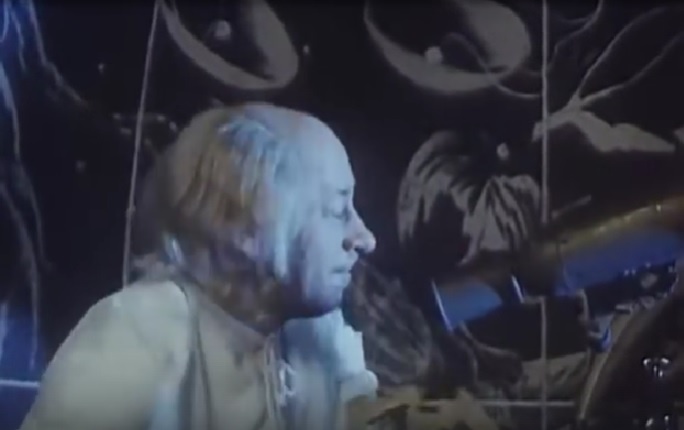 Подзорная труба могла бы пригодиться в сюжете. Источник: скриншот 