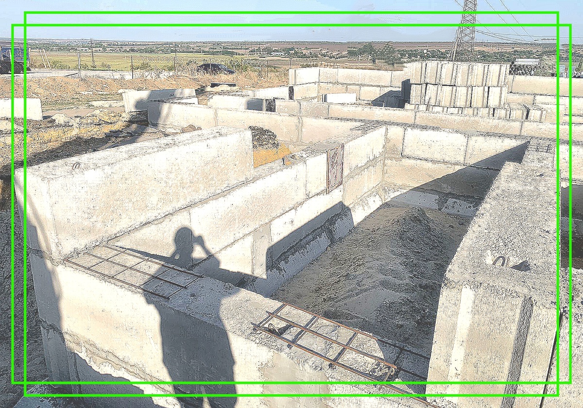 Железобетонный сборный фундамент.