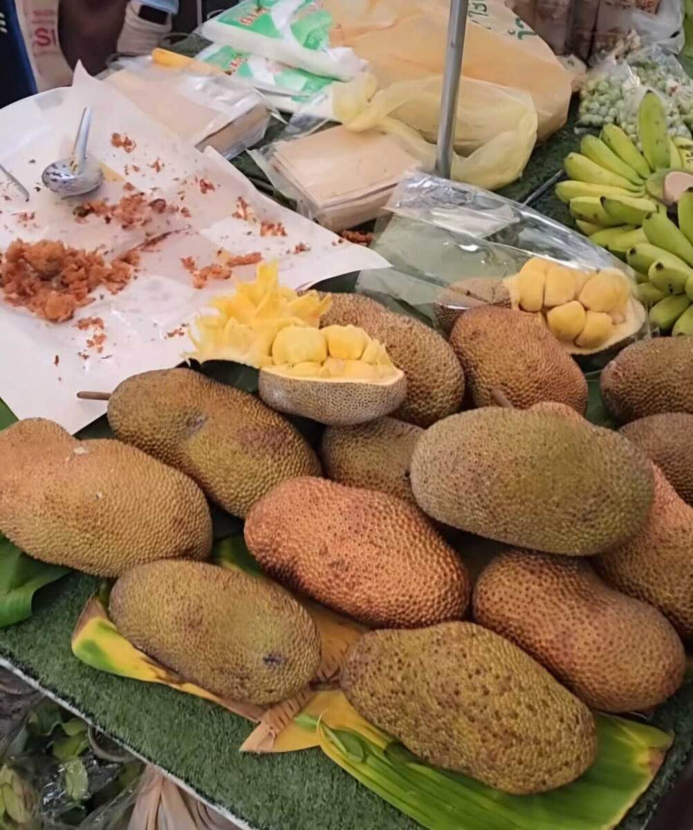 Дешевле, чем дуриан, но дороже джекфрута.  Цены варьируются:  от 80 батов и выше.  Фото anita_thailand из Бангкока. 