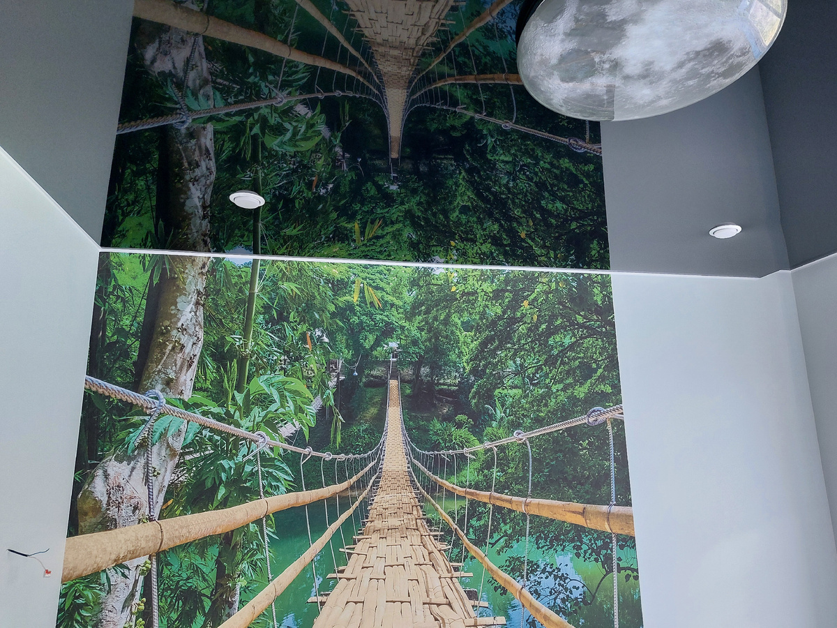 Дизайн своей комнаты придумал 11-летний сын.