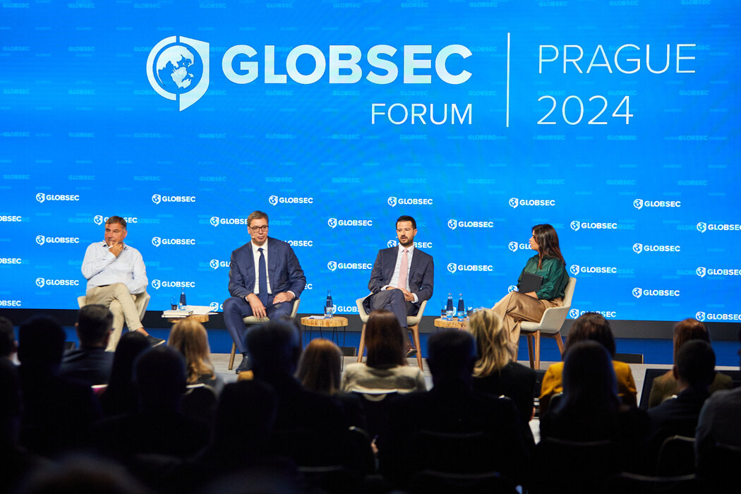    Prag, 31. avgusta 2024 - Panel "Pridruivanje Zapadnog Balkana EU" koji je organizovan u okviru Globalnog bezbednosnog foruma "GLOBSEC 2024" u Pragu. Na fotografiji predsednik Srbije Aleksandar Vuèiæ i predsednik Crne Gore, Jakov Milatoviæ. FOTO TANJUG/GLOBSEC/ HOLUBOVA DOROTA/bs Leningrad