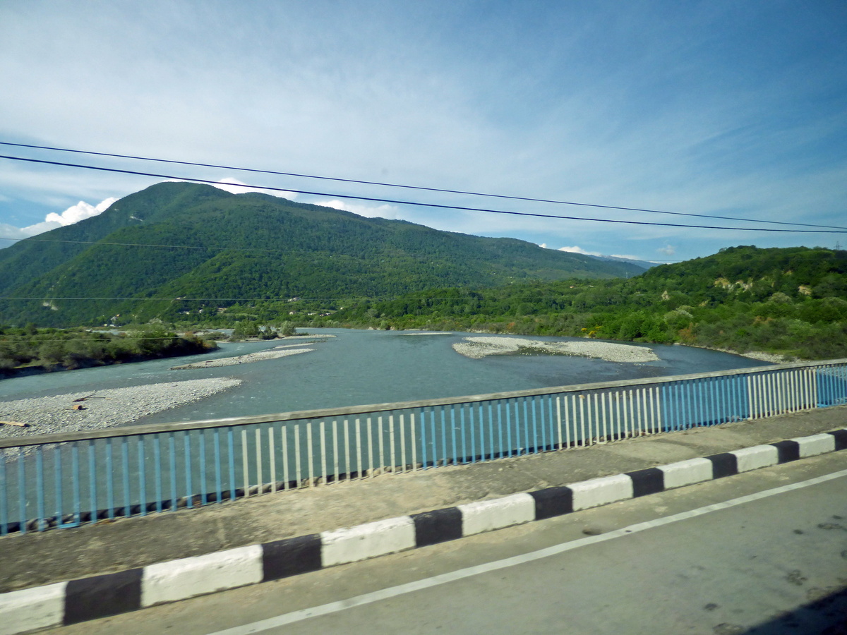 Очередная река.