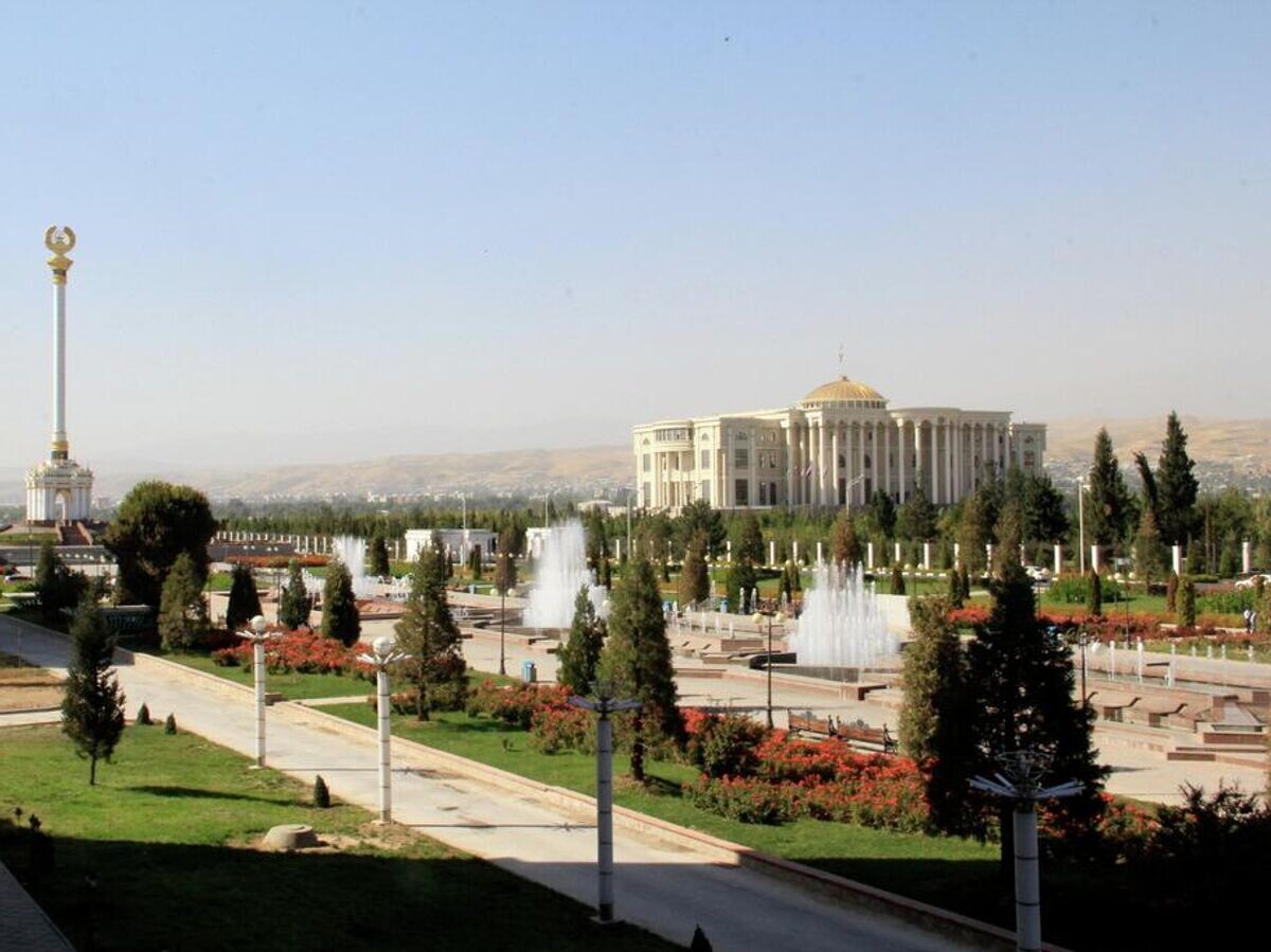    Площадь Дусти в ДушанбеCC BY-SA 3.0 / Rjruiziii /