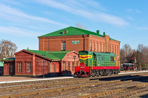 Станция Лев Толстой. Фото с сайта https://m.fotostrana.ru/public/post/231992/2376281957/. Взято с Яндекс.Картинки