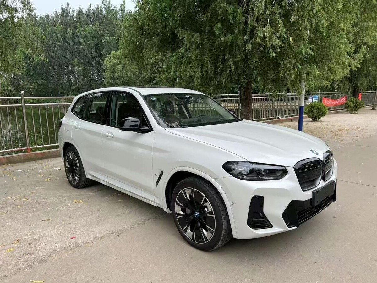 Готов к продаже:BMW iX3 TOP VersionYear:2024.07Motor:210kW 286PsCondition:NewFOB Khorgos, МСК, СПБ:44900$Доставка на прямую в Россию!Без посредников! Без РФ документов! (Под  🔑 чуть дороже ) 