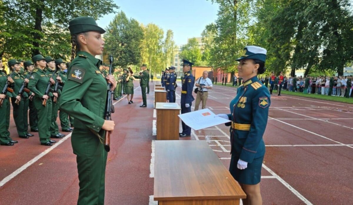 Более 700 будущих военных медиков приняли присягу в Санкт-Петербурге Фото