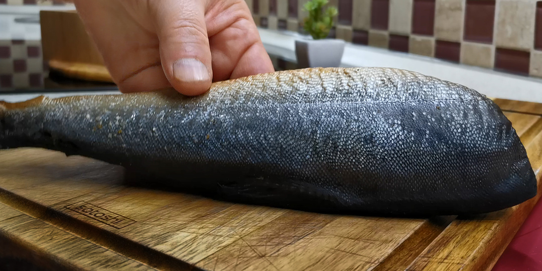 Нашел отличную замену дорогущей сёмге. Такую вкуснятину готовлю из простой горбуши, пальчики оближешь. Салатик улетает только так