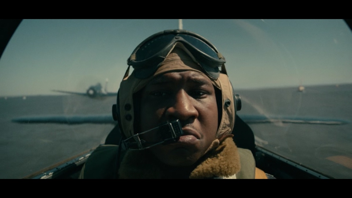 Джесси Лерой Браун - летчик-афроамериканец в ВМС США. Кадр из фильма