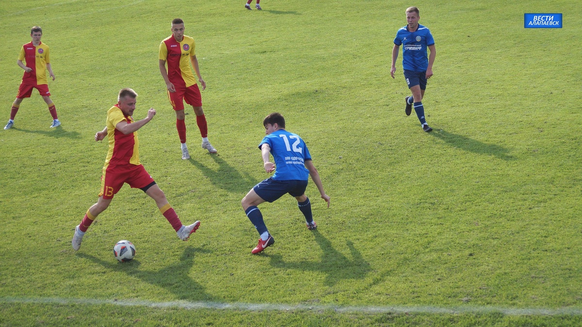 На домашнем поле. На домашнем поле. Красивый деревенский домик. На домашнем поле. На домашнем поле.