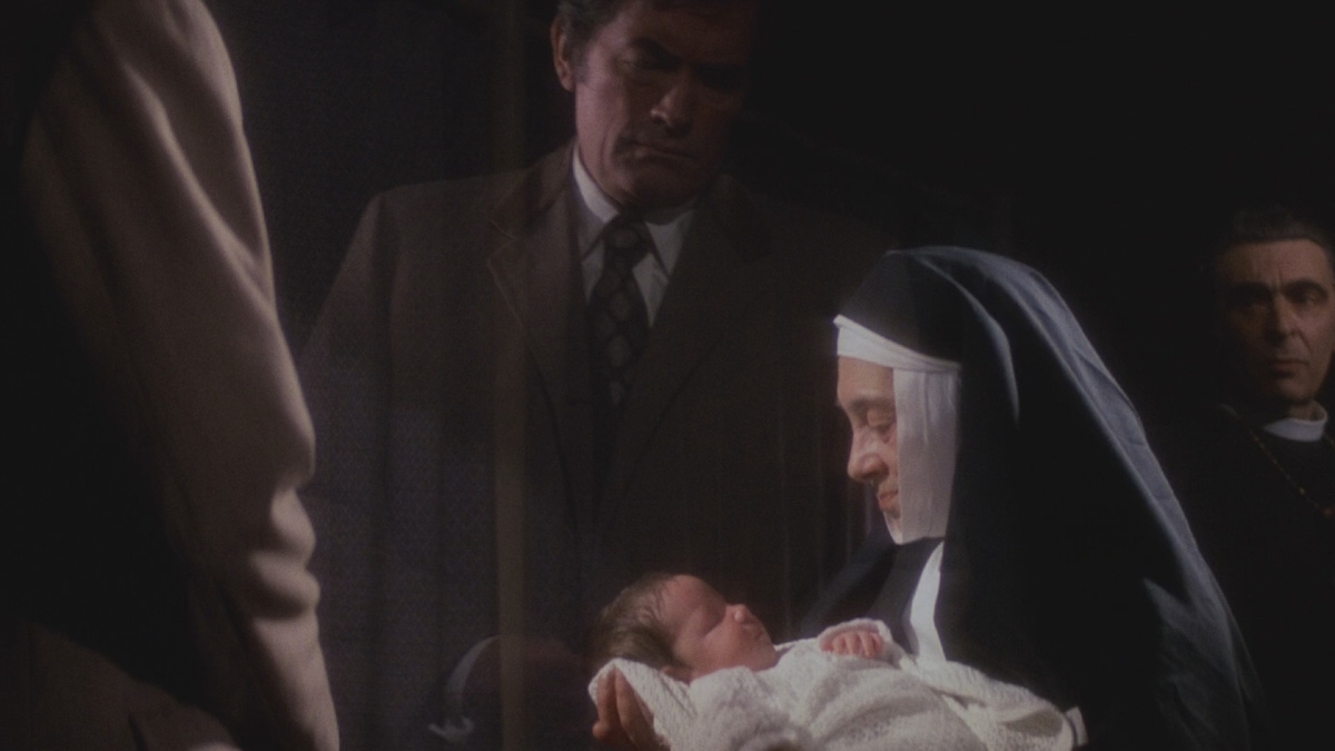 Кадр из фильма "Омен" (1976)