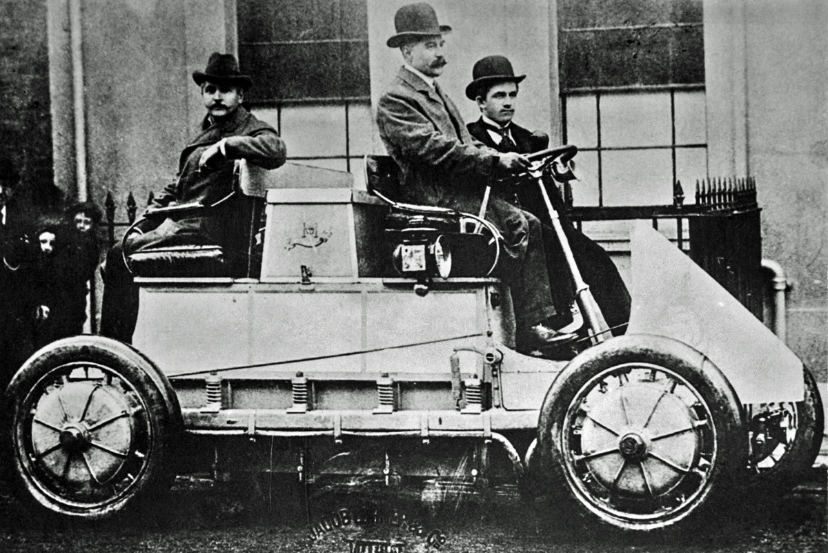 Lohner-Porsche Mixtewagen (1900)