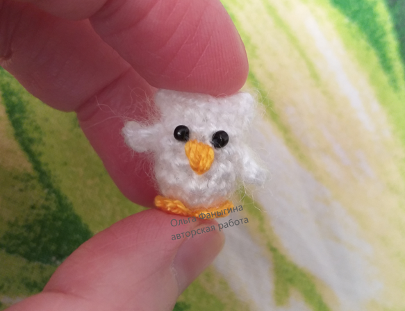 Сувенир связан крючком в технике амигуруми, 2-2,5 см