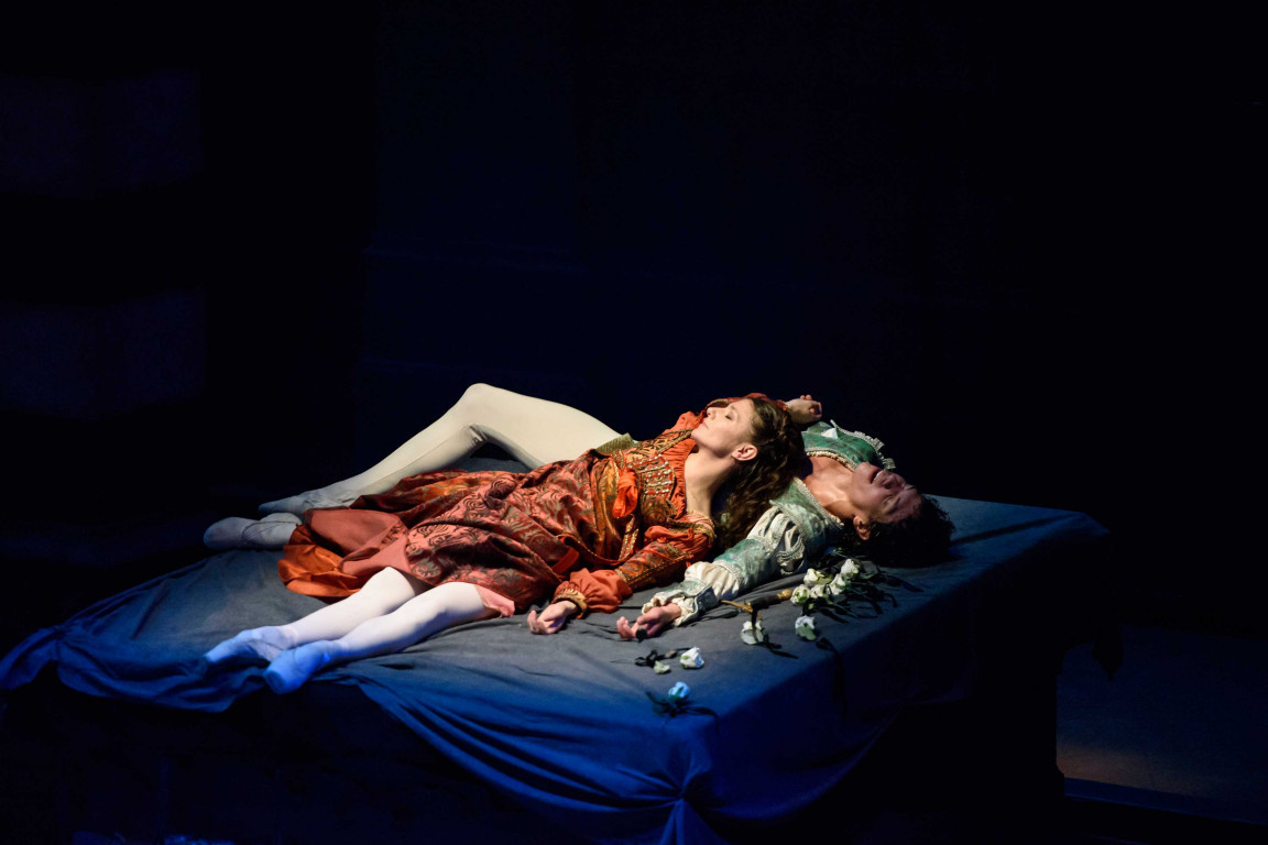 Алина Кожокару и Исаак Эрнандес в поставке "Ромео и Джульетта" -  Билл Купер