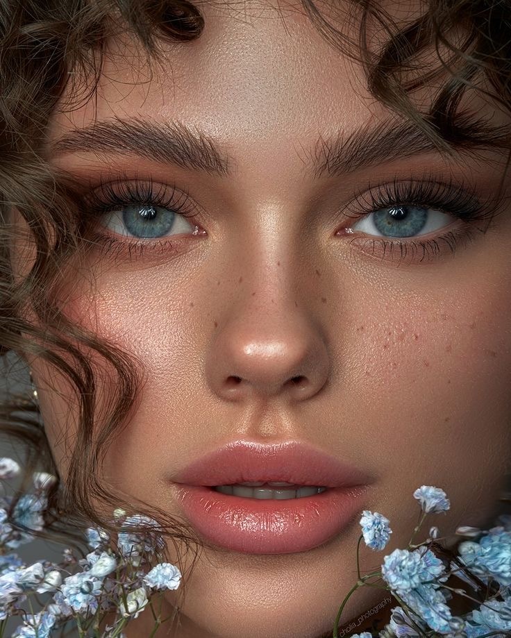 «Выразительные глаза» — это глаза, которые привлекают внимание благодаря своей форме, размеру, цвету или особой глубине взгляда. Они способны передавать эмоции и создавать запоминающийся образ.