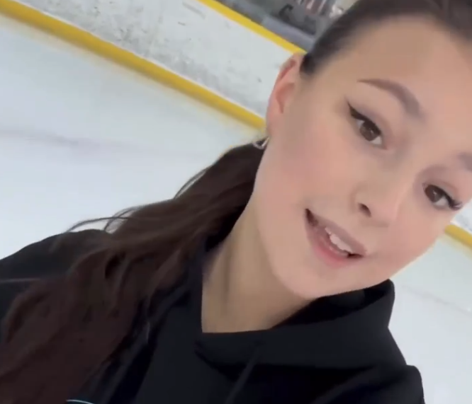 Щербакова из Франции Позавчера. Некий захудалый каток