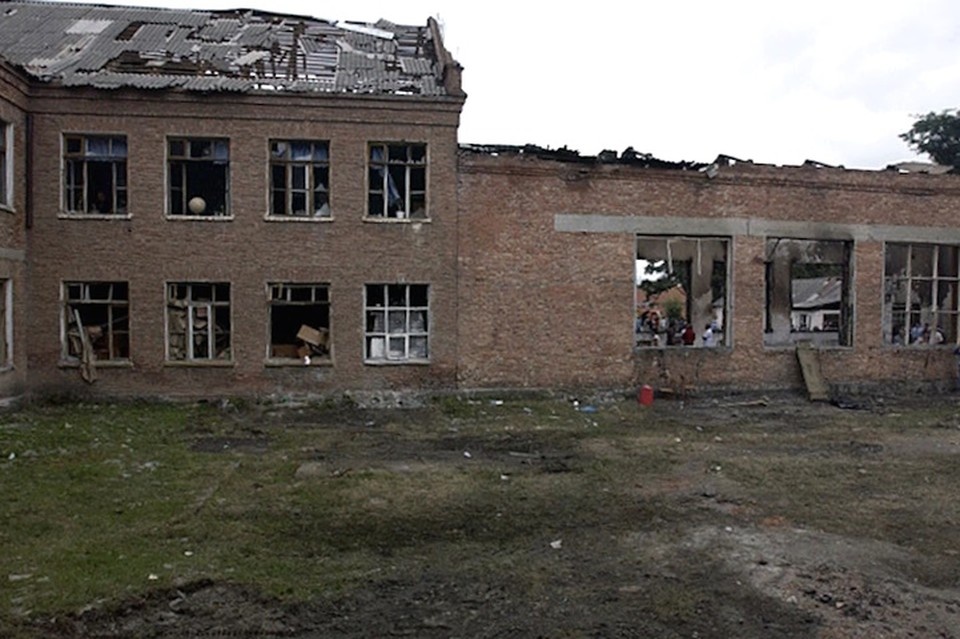    На руинах школы №1 был построен мемориал памяти жертв теракта. Владимир ВЕЛЕНГУРИН