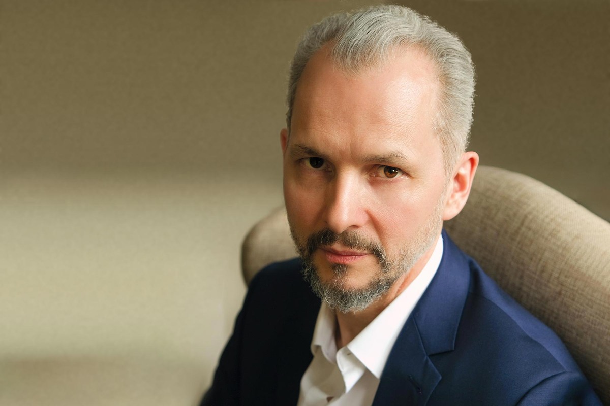 Александр Мариничев психолог-гипнотерапевт, экзистенциальный наставник. Источник фото: https://psychogen.ru «Трансформация Сознания». 