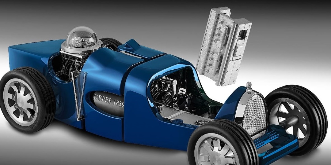 Интерьерные часы со сложными функциями и скрытым смыслом