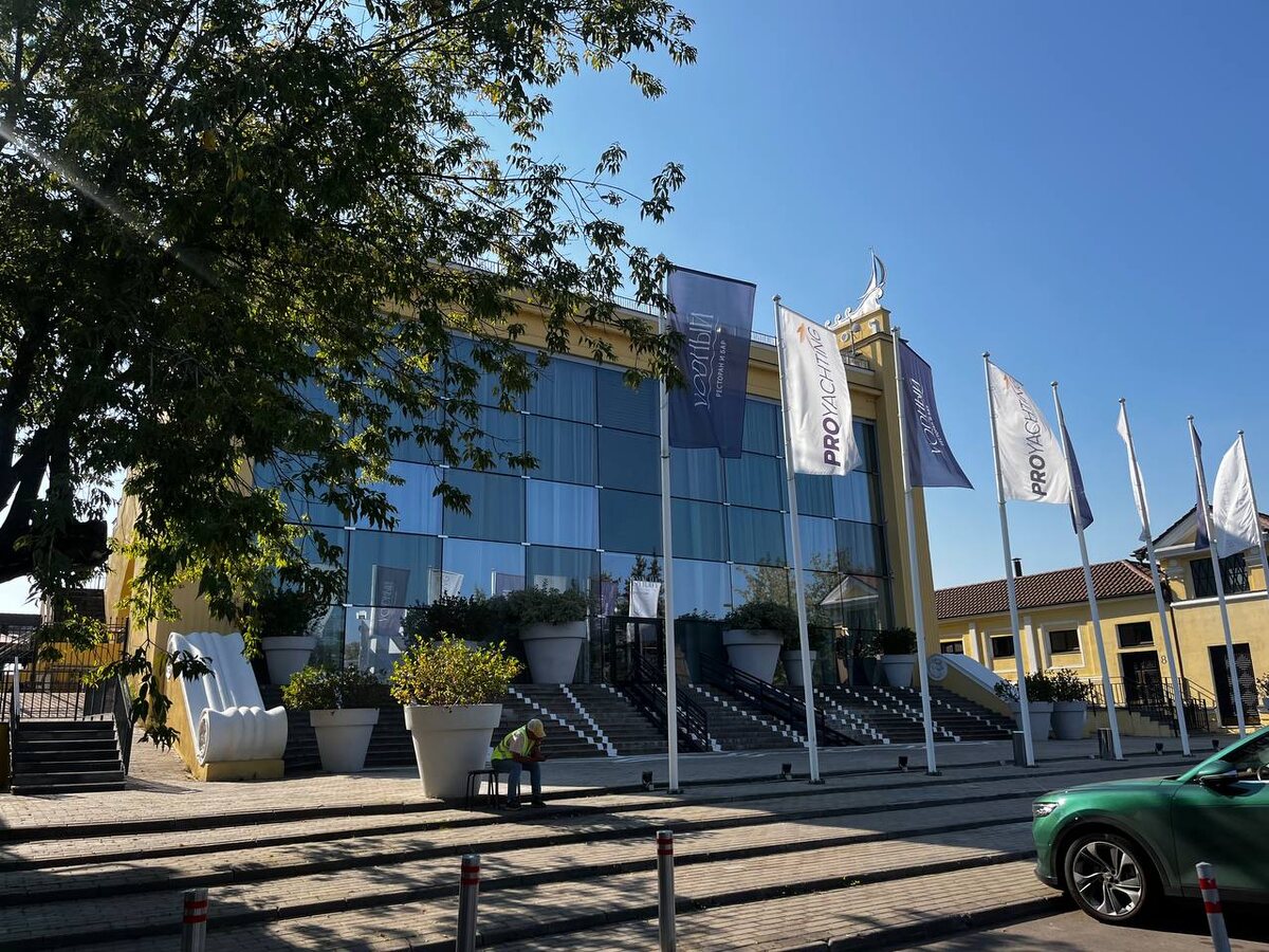 вход в ресторан