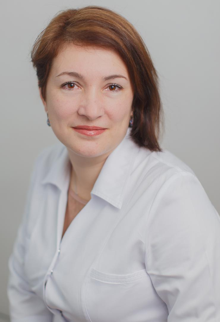 Елена Васильевна Погребняк, Врач-оториноларинголог, заведующая филиалом на Бажова, 68