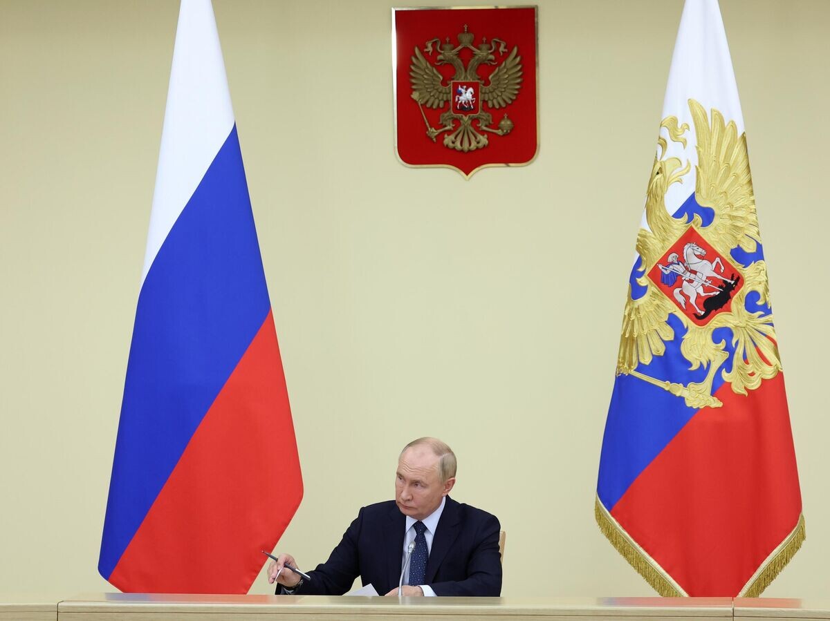    Президент РФ Владимир Путин проводит совещание с членами правительства РФ© РИА Новости / POOL