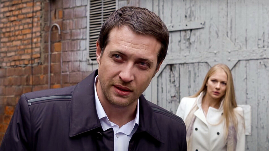 Дарит цветы и предлагает жить вместе? А может, стоит еще немного присмотреться… Три важных “звоночка”, предупреждающих, что нужно бежать от него. 