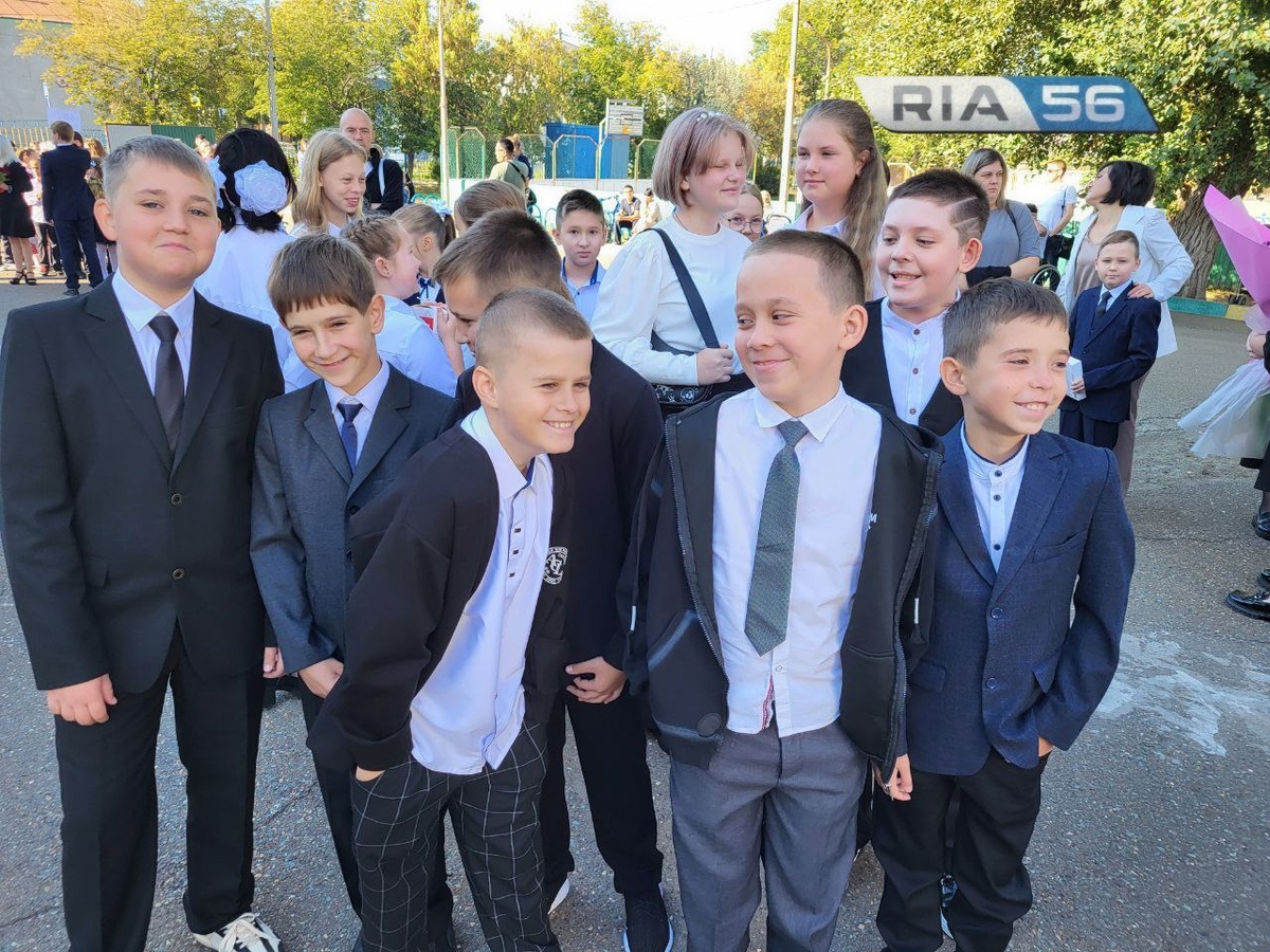  📷    Вперёд за знаниями. 91 первоклассник переступил порог школы №15 Оренбурга Андрей Севостьянов