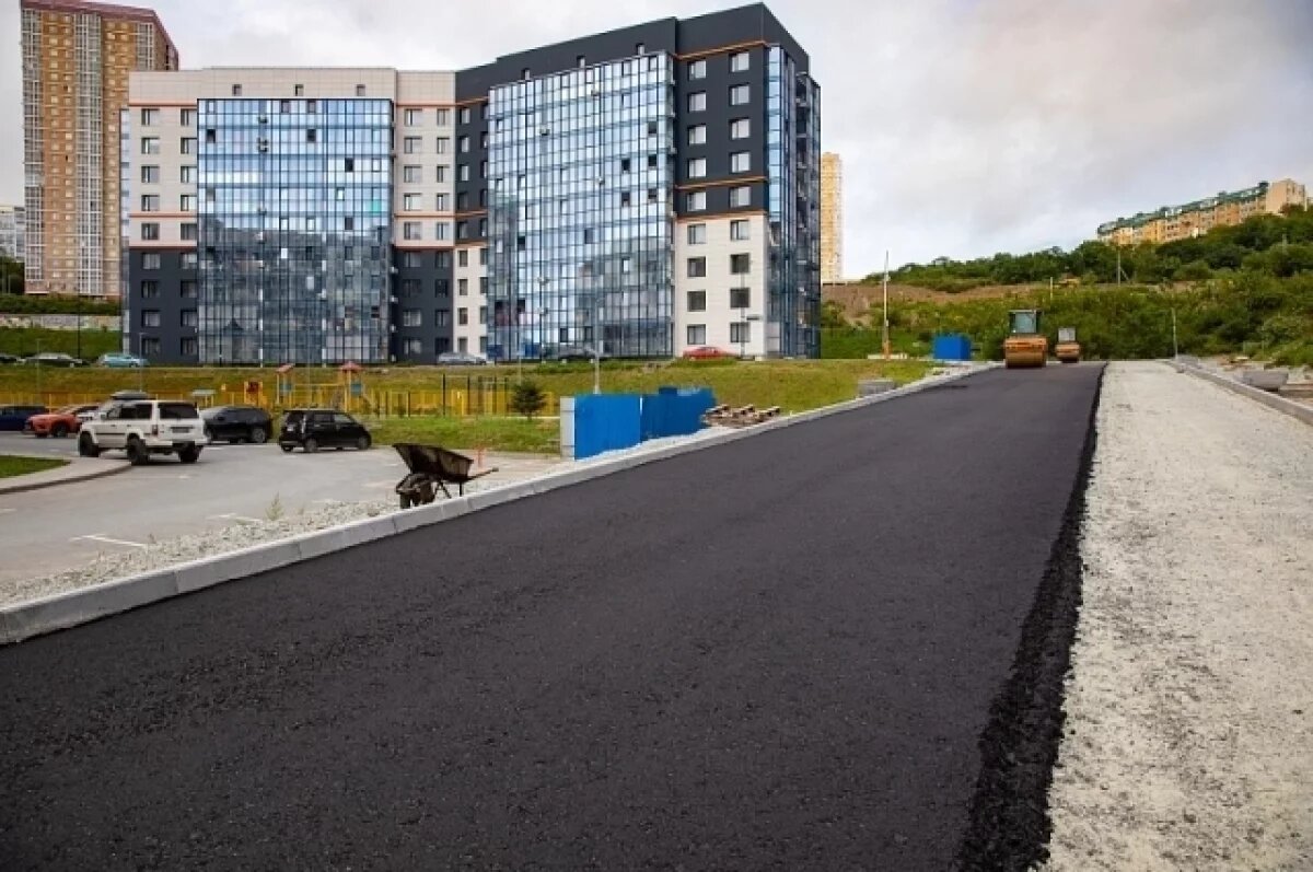    Район Патрокл во Владивостоке начали асфальтировать