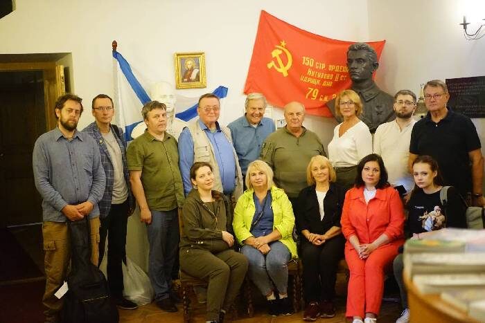 В СП России у бюста Х.Андрухаева