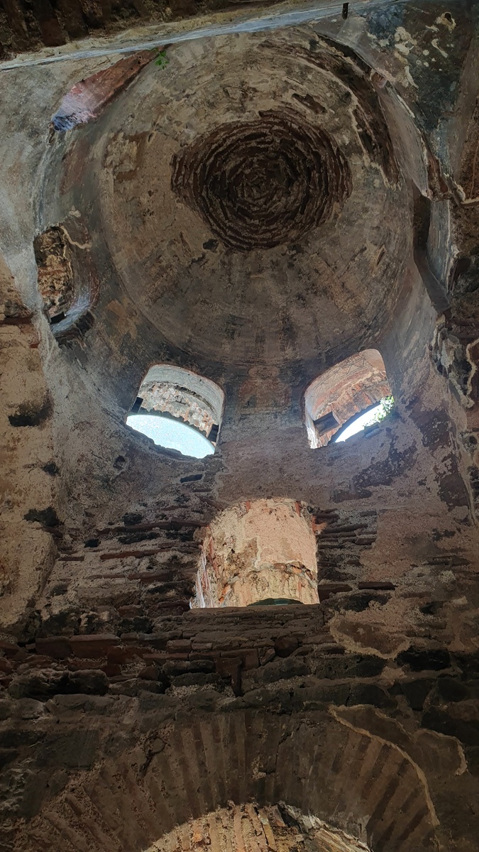 Стены внутри