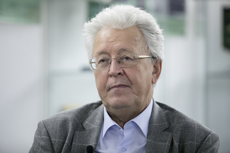    Валентин Катасонов