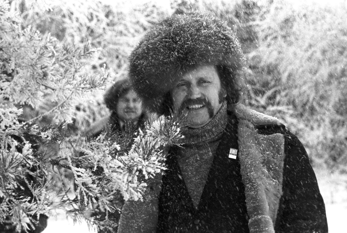 «Песняры» – коллектив под руководством Владимира Мулявина. Именно с «Песняров» в стране началась эпоха ВИА.