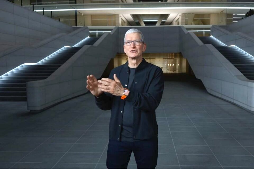   Tim Cook