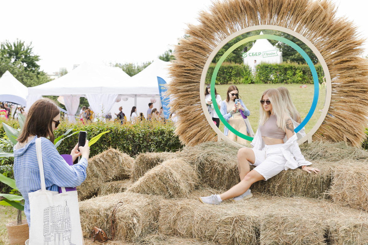  Фотозона от Me Decor на 9-ый международный Йога Фестиваль от СберПрайм