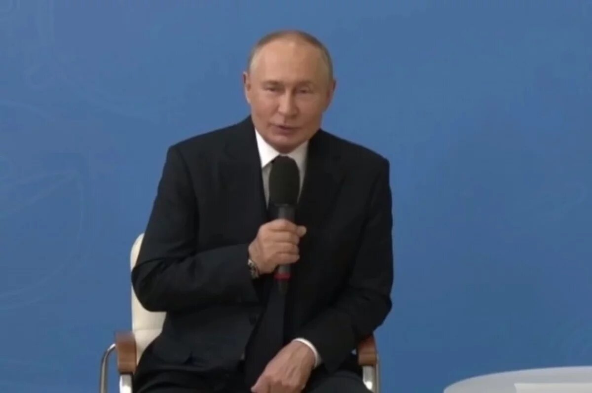    Владимир Путин рассказал, что в СВО участвуют около 10 тысяч жителей Тувы