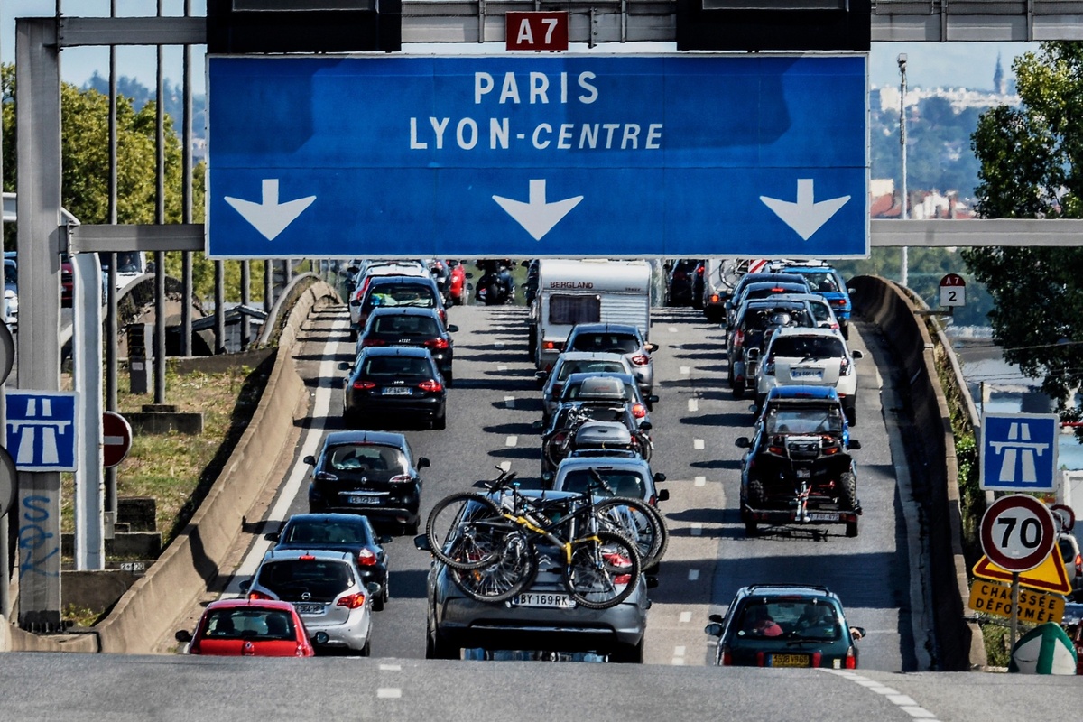 Des bouchons sur l'autoroute (illustration), Crédit : JEFF PACHOUD / AFP