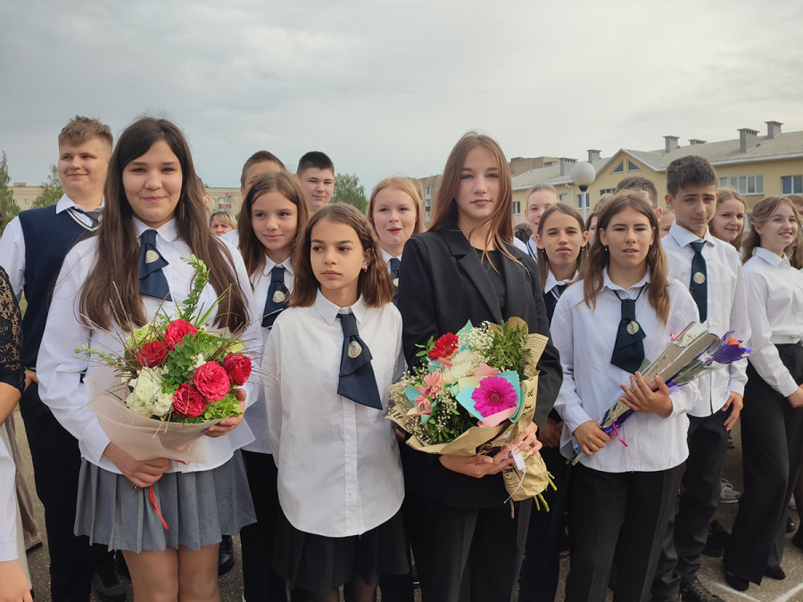     Радушно распахнула свои двери перед учащимися средняя школа № 3 г. Копыля