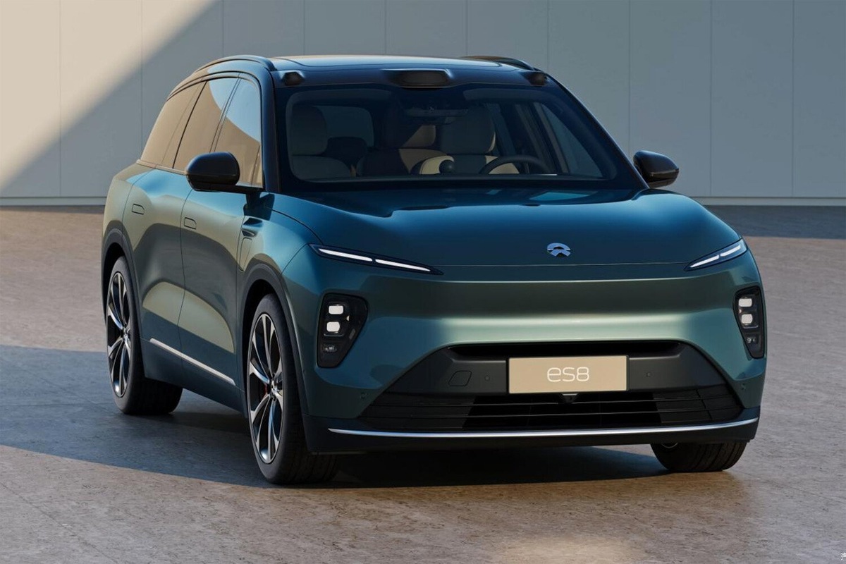    Nio ES8