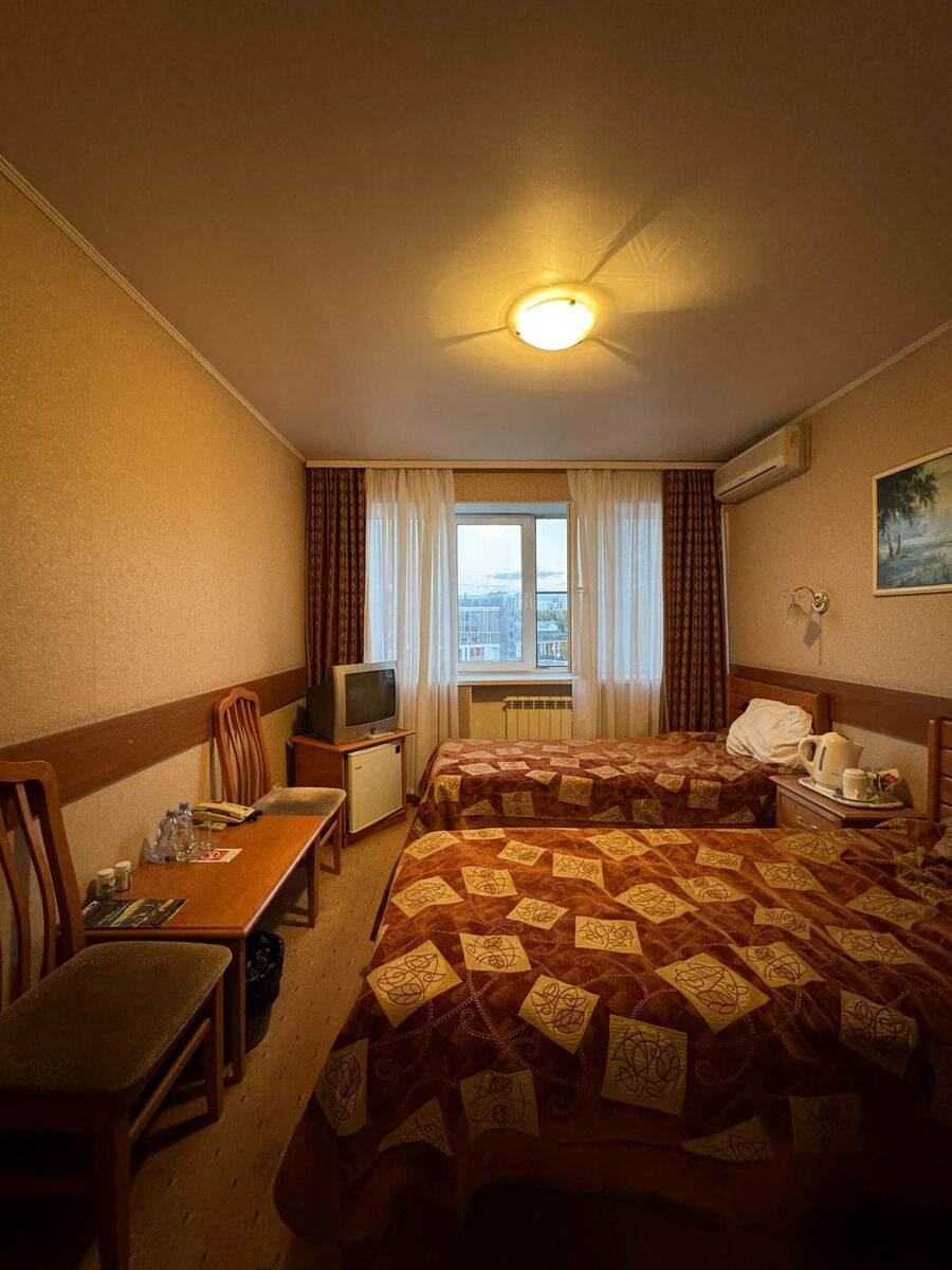 Номер кажется большим благодаря режиму камеры.