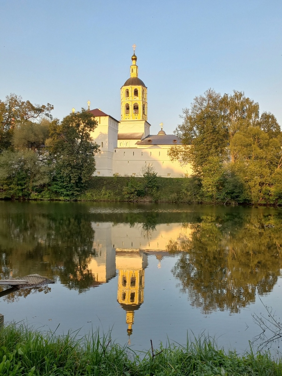 Вид со стороны Монастырских прудов