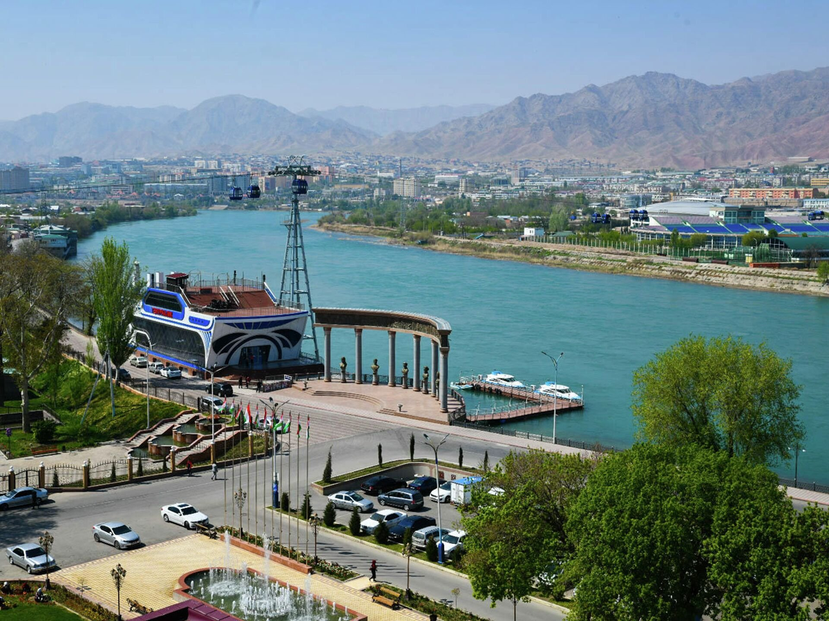Худжанд. Фото с сайта https://balthazar.club/o/16296-priroda-hudzhanda.html. Взято с Яндекс.Картинки