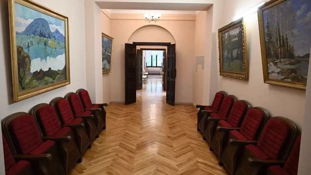     Источник: Радий Хабиров