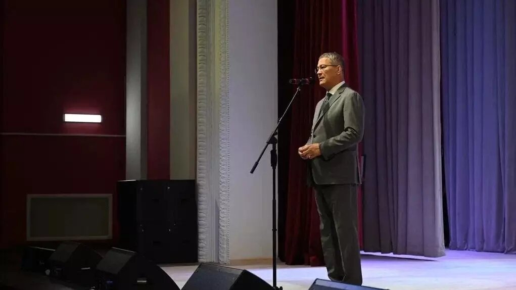     Источник: Радий Хабиров