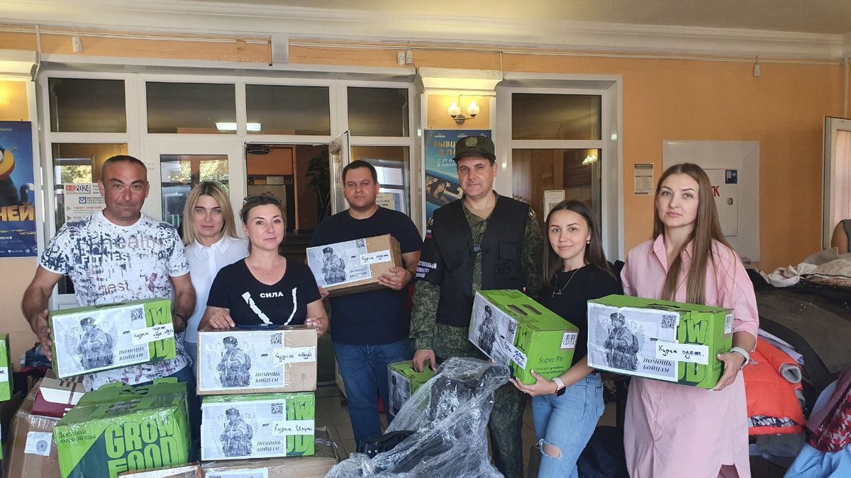    Военные следователи передали гуманитарную помощь в ПВР Обояни в Курской области