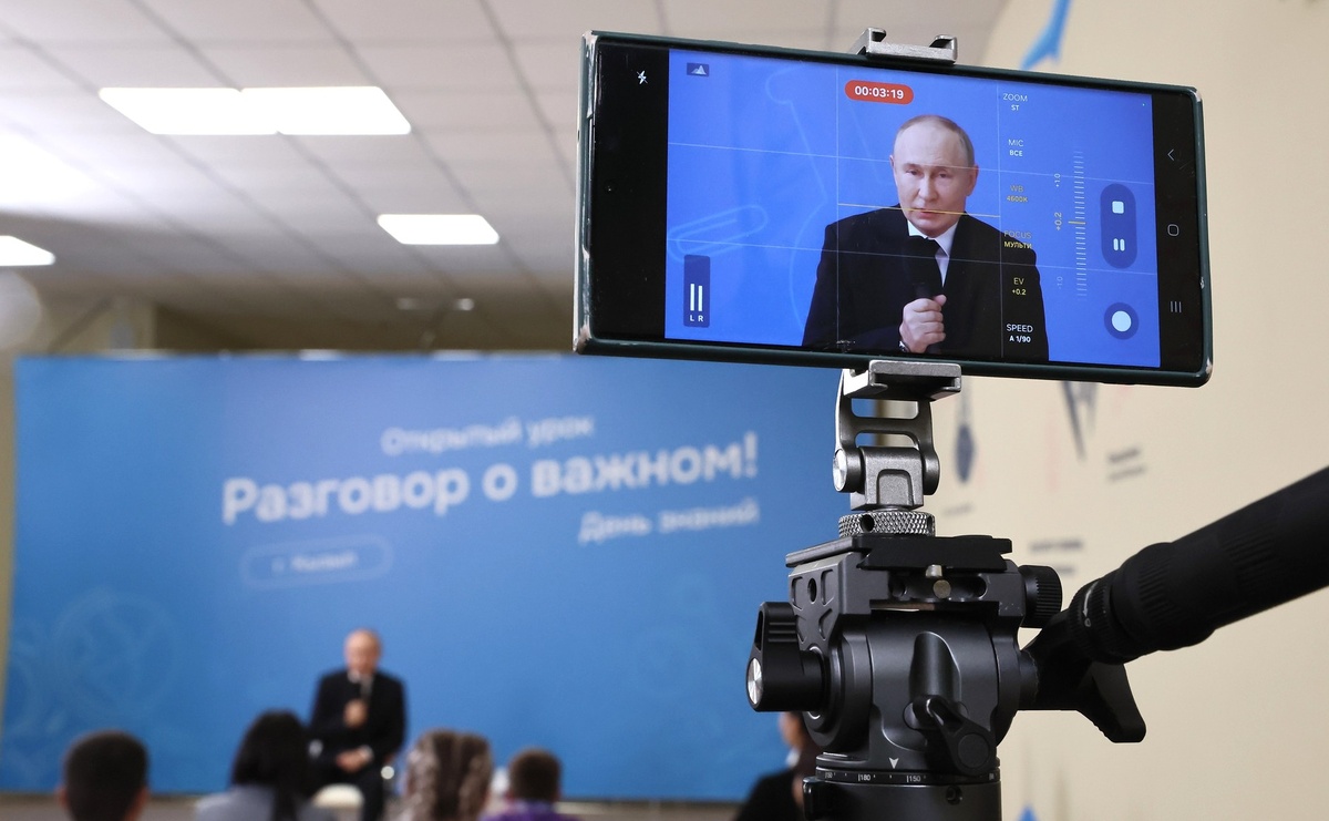 Открытый урок «Разговор о важном!» МБОУ СОШ №20 имени Героев Отечества Кызыла kremlin.ru