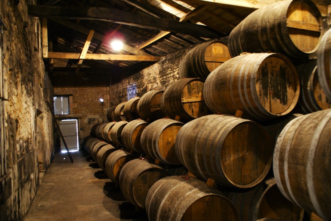 Бочки с коньяком. Фото с сайта https://www.i-winemaker.com/