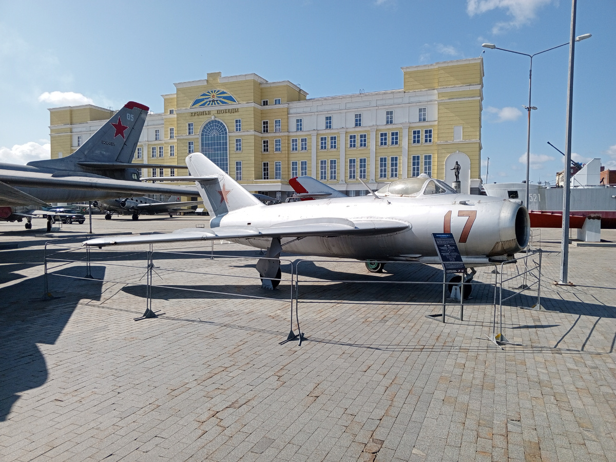 МиГ-17