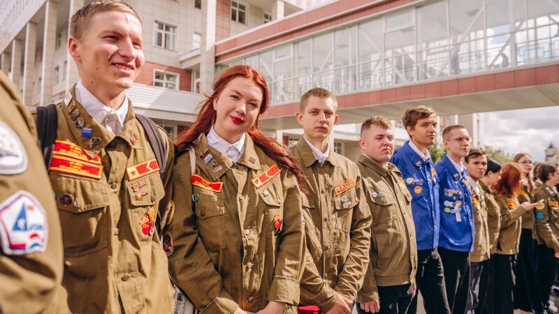     Мурал на главном корпусе Политеха. Предоставлено управлением молодежной политики и реализации программ общественного развития Алтайского края