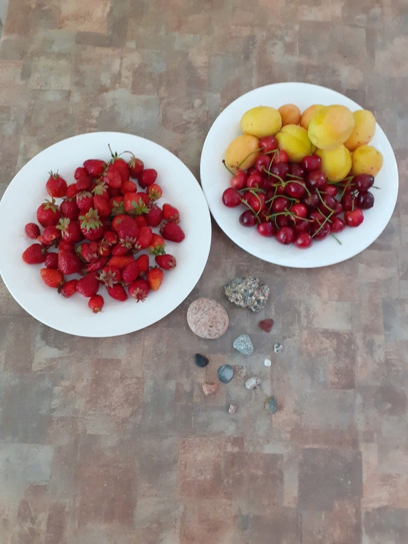 Зато ягоды свежие и очень вкусные