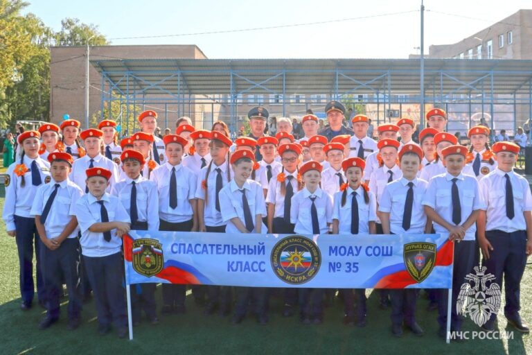    В школе Оренбурга открыт новый кадетский класс спасателей МЧС России Андрей Севостьянов